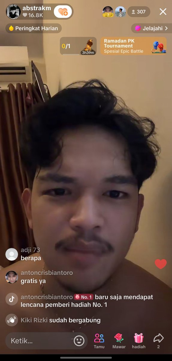 bobo21319982827's tweet photo. @dauncemaraaa @abstrakmm Lagi cari mangsa lagi dia.
Jadi alur live nya pas masih sepi dia ngmg gk jls agak rame mancing" ke hal sex habis tu bahas soal sex sama laki laki, dah banyak yg nntn bahas membership dia di tele yg katanya perbulan 800k vip 2jt tiba tiba nnti dia turunin 100k buat hari ini https://t.co/sVoBtYsLOv