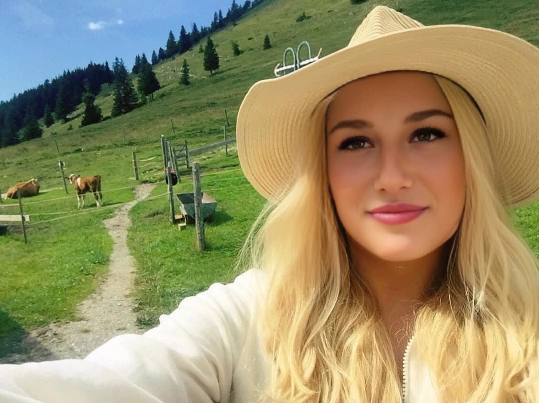 Rachel39552222's tweet image. 🌸Es ist Frühling, eine Brise weht. Machen Sie einen Ausflug, um die Blumen zu genießen und die Schönheit der Natur zu spüren! 🌿🌞#Frühlingsausflug #SpringLimited #Entspannen 🍃🎉