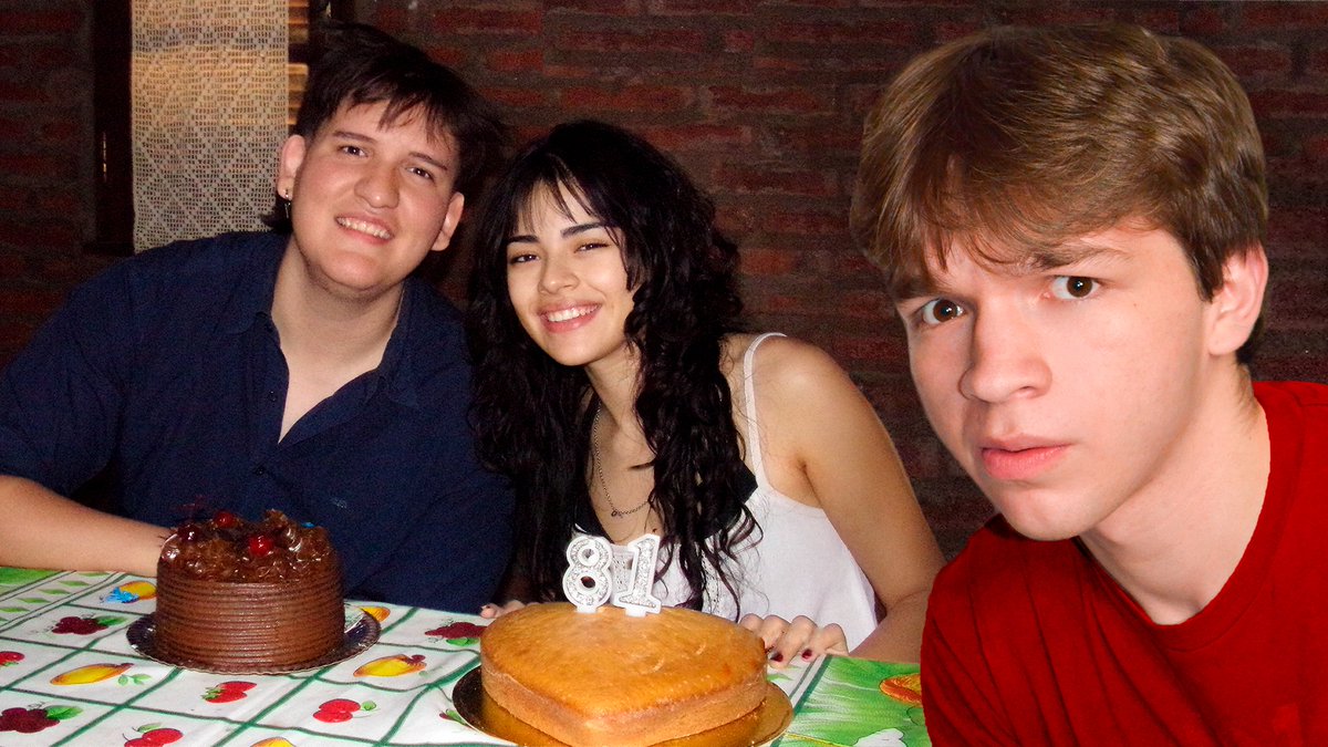 tomasfeuermann's tweet photo. CASI ARRUINO SU CUMPLEAÑOS 
★ https://t.co/WBsvNfilMQ https://t.co/d91HAOhPoe