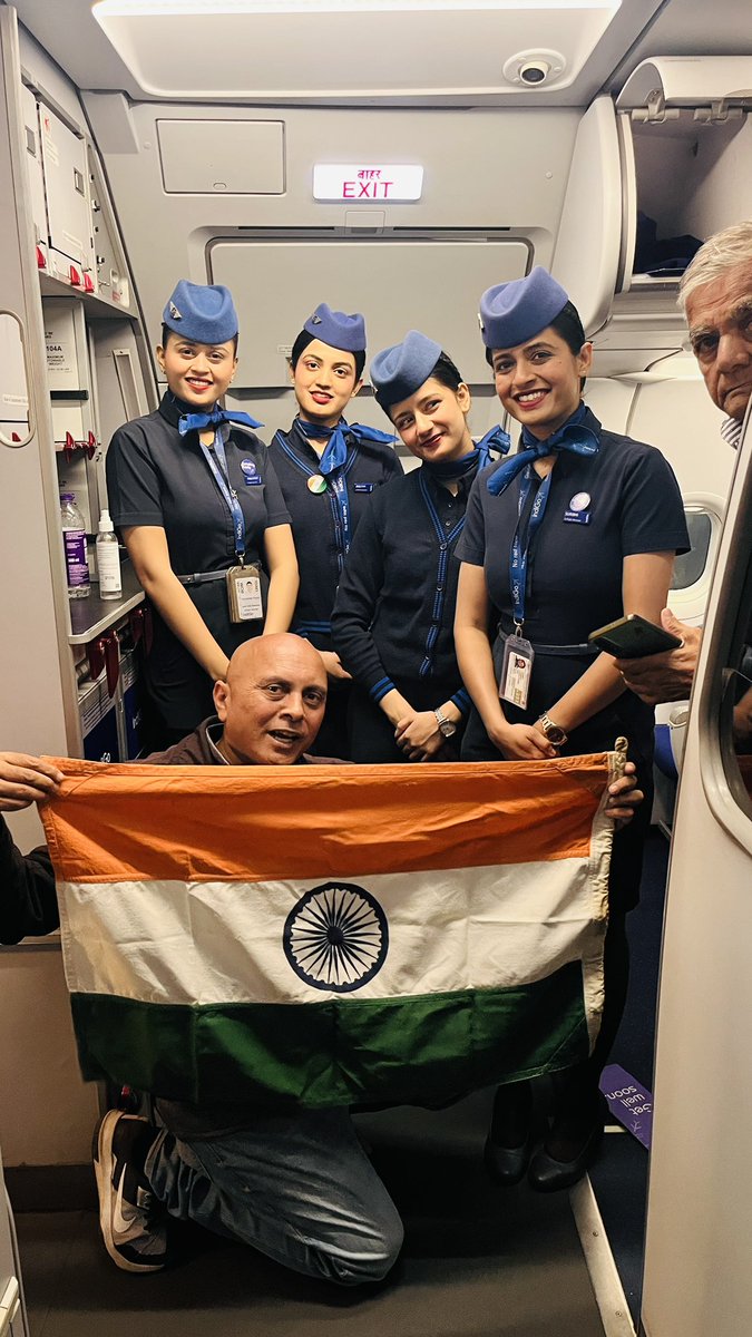 Yet another great travel experience with crew of 6E912. Thank you <a href="/IndiGo6E/">IndiGo</a> on the occasion of #sardar150 celebrating #bharat as #ViksitBharatAmbassador