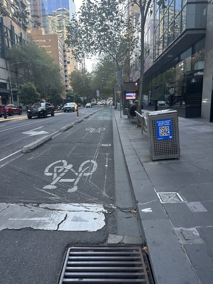 Exhibition Street Melbourne at 515 pm Tuesday night and those so needed bike lanes ..shame