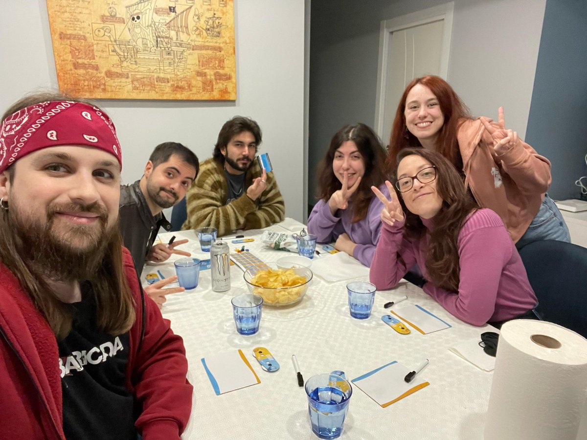 Estrenando la casita con juegos de mesa y gente bonita