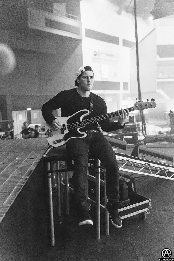 Levi (@melancholyatl) on Twitter photo 