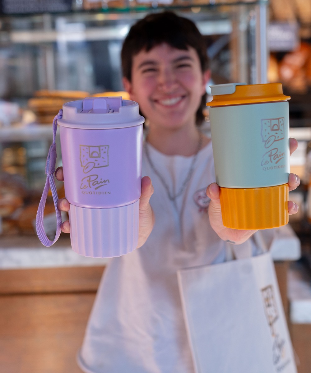 LPQMX's tweet image. Lleva tu bebida con estilo. Nuestros nuevos termos ya están disponibles en tu sucursal favorita. 💜☕️💛

#LePainQuotidien #DisfrutaLoCotidianoDeLaVida