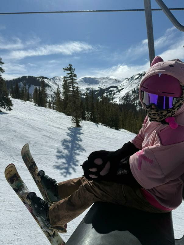 The guide spotlight is on Roy this week! What an absolute joy it is to have Roy on our team. If he is your trip leader, rest assured that you're in excellent hands. This will be his 7th season leading (and 4th with us!) ⚡️