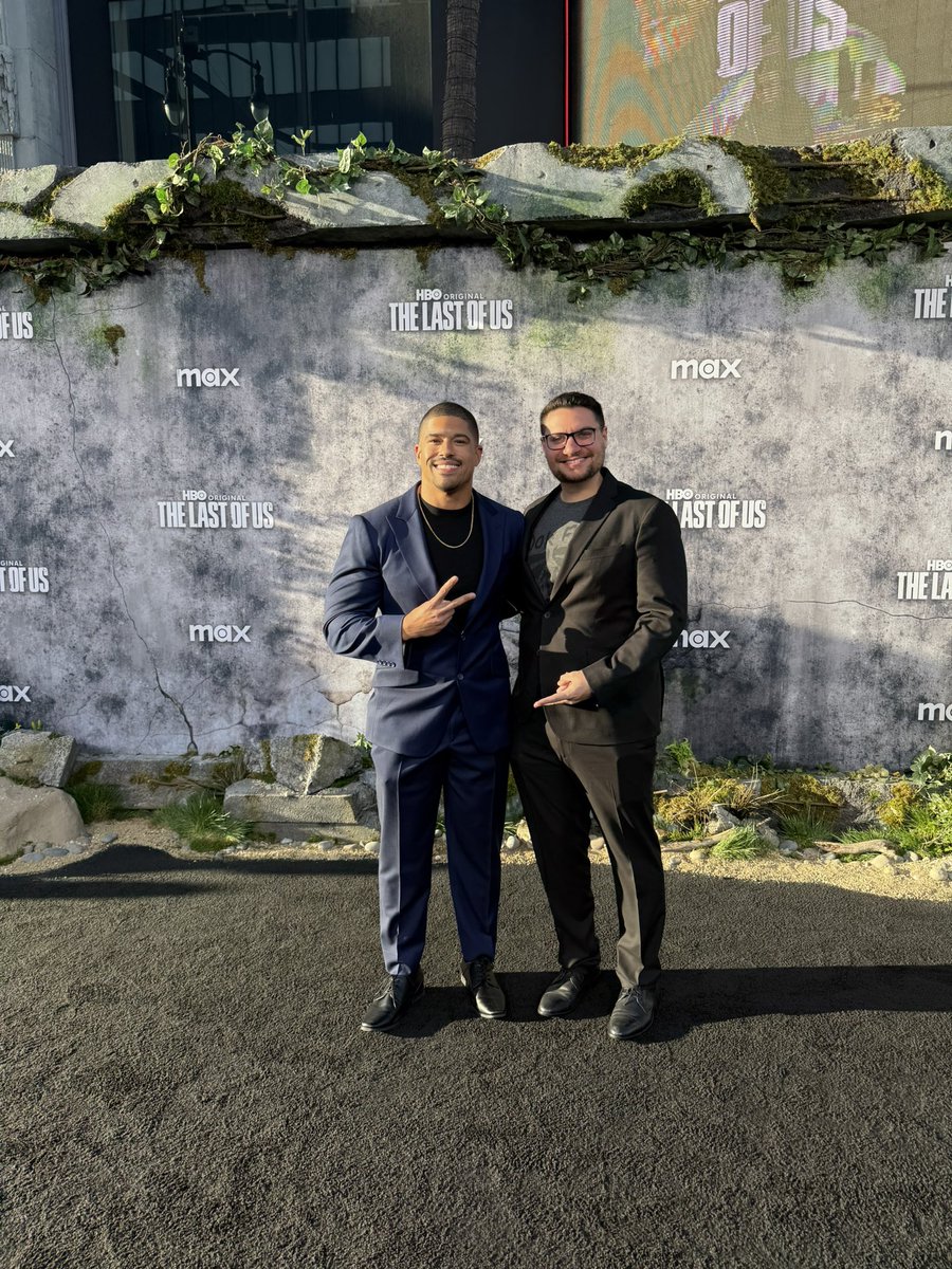 JulianG02's tweet photo. Huge milestone getting to attend the Last of Us season premier - A wonderful night with wonderful people. #TheLastOfUs https://t.co/ICflY1jEUs