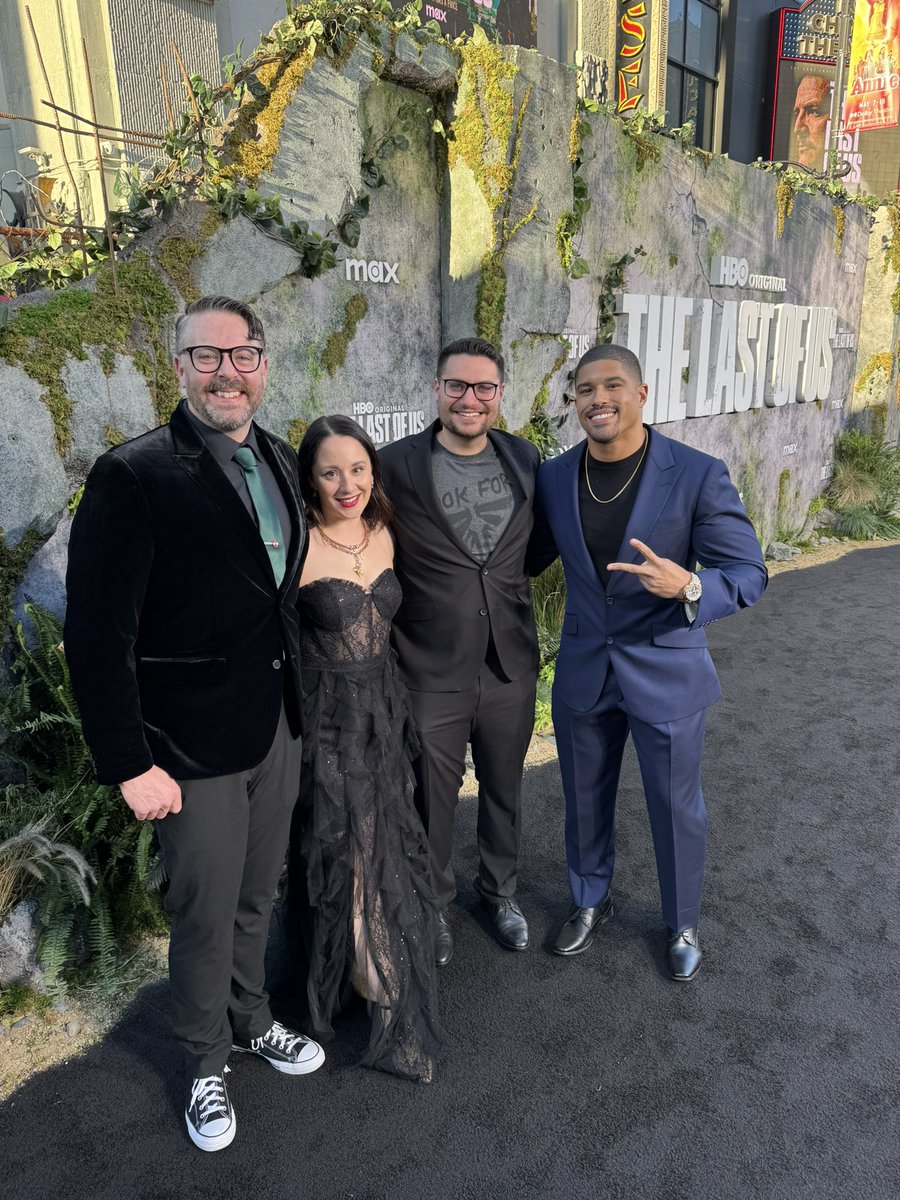 JulianG02's tweet photo. Huge milestone getting to attend the Last of Us season premier - A wonderful night with wonderful people. #TheLastOfUs https://t.co/ICflY1jEUs