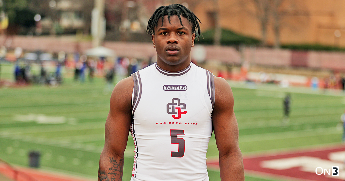 Ezavier Crowell is a top target for Alabama and the 4-star RB ate dinner with Robert Gillespie last night before watching the Tide practice today. 

The latest from Crowell: on3.com/news/4-star-rb… (On3+)