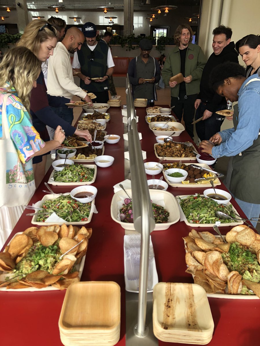 AlwaysEating__'s tweet image. Had a blast Will Smith’s Album Preview Listening Party @thelighthouse  yesterday! I also meet the amazing, talented and beautiful @TheBSimone 

She is also featured on his EPIC album; Based on A True Story 🫶🏾♥️