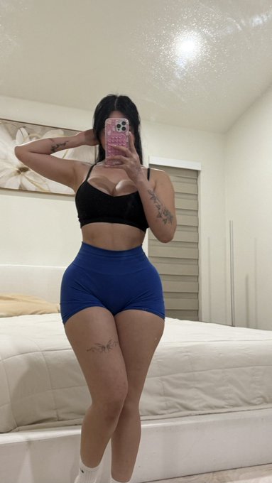 Watch kimmy's leaked NSFW photo on TwXstars