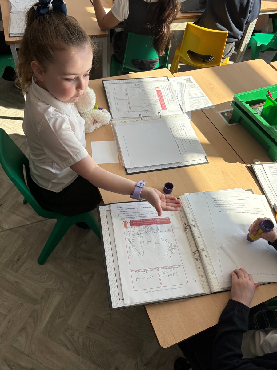 WestvalePrimary's tweet image. DT in Year 2. Designing and recording. #puppetproject #designandtechnology