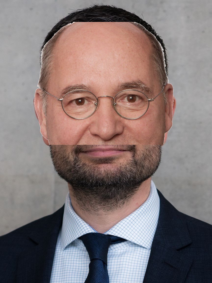 Wie ich mit 6,3 Mrd € Parteivermögen in der Fressluke die SED-Zentrale verlasse