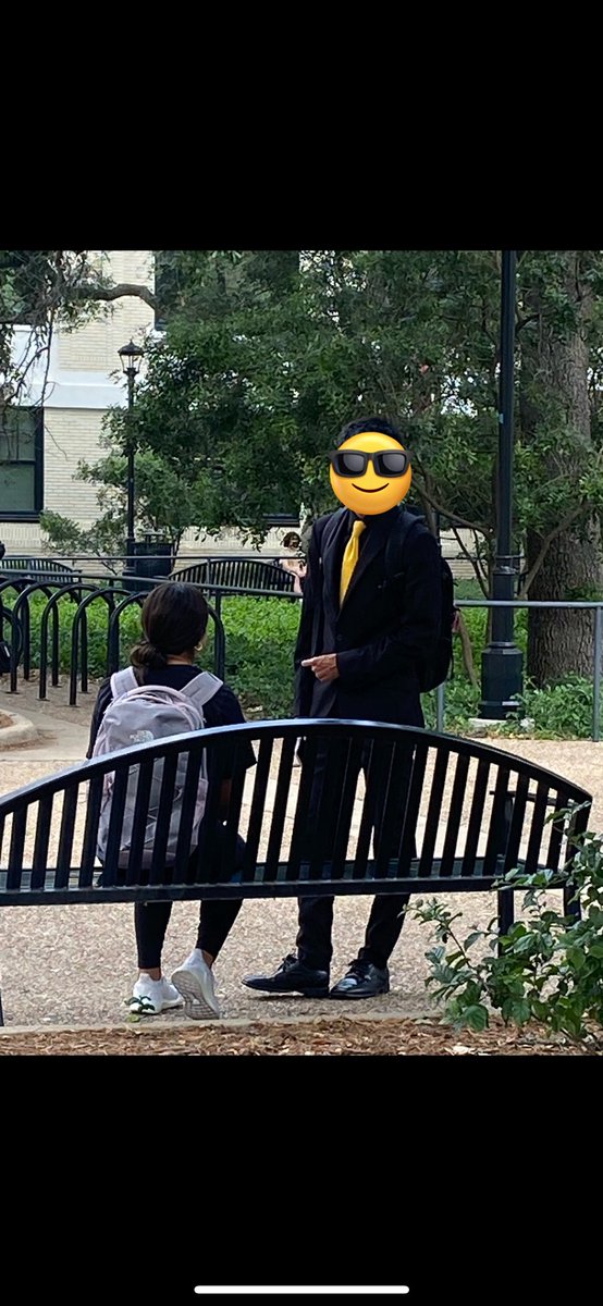 Just spotted this pledge talking to chuzz on campus. Hope your PM saw you buddy this is a bad look.