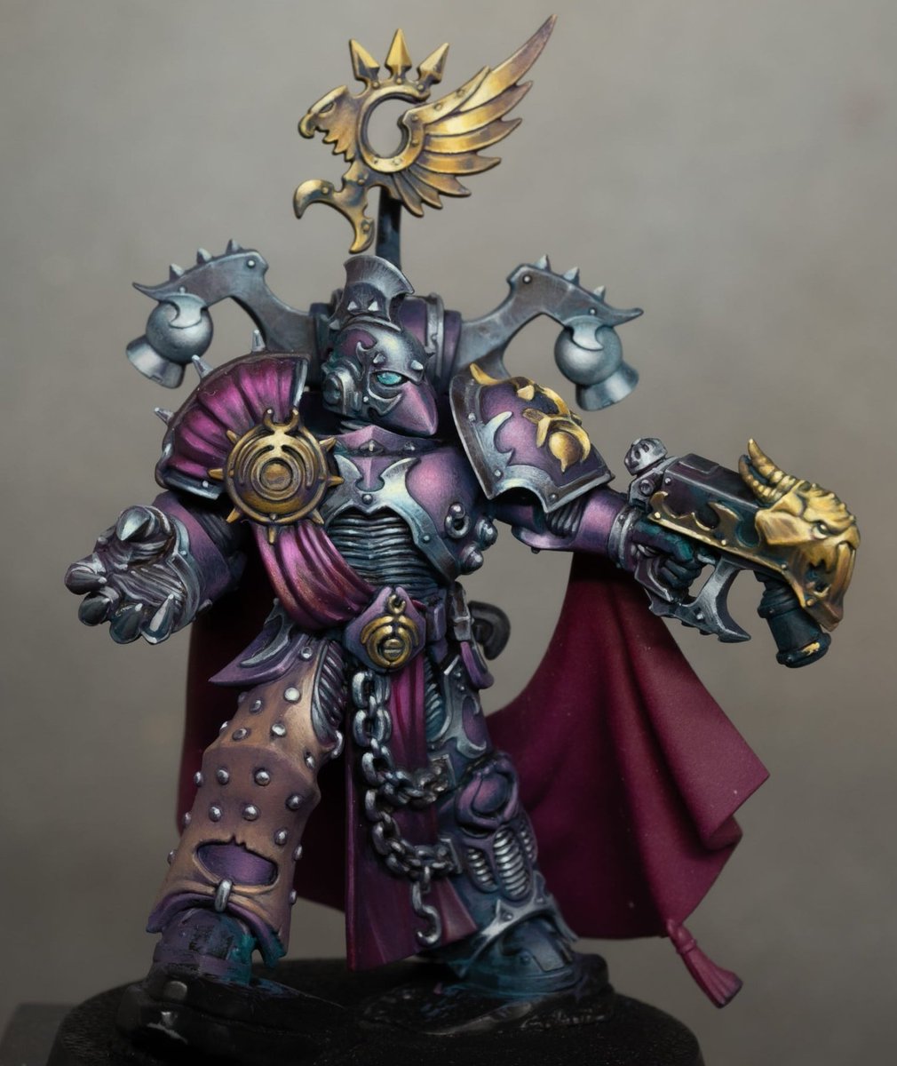 Daemonrich's tweet image. I haven't quite finished him as I've been distracted by other shiny things, but here's the latest update for my Emperor's Children Lord. The back is still lacking 😅
#adwip #paintingwarhammer #WarhammerCommunity #emperorschildren