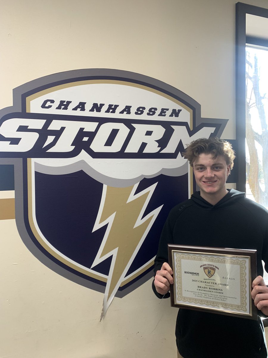 Huge congratulations to senior captain Brady Robbins, selected as the Storm’s Hobey Baker Character Award winner. Humble, loyal, competitive, and a leader on and off the ice, Brady deserves every recognition he gets!