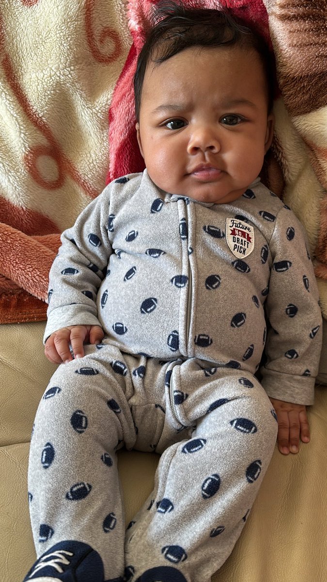 The newest LB in the family! #futuredraftpick check his onesie 😉