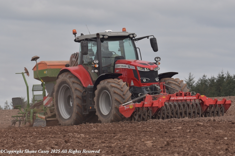 #SpringTillage2025 It has been a busy few days locally with Spring sowing in full swing in #EastCork 
A great selection of kit in passed in front of the camera lenses.  A word of thanks to all. Hopefully a few more to come
#IrishFarming #IrishAgri #IrishTillage #agriphotography
