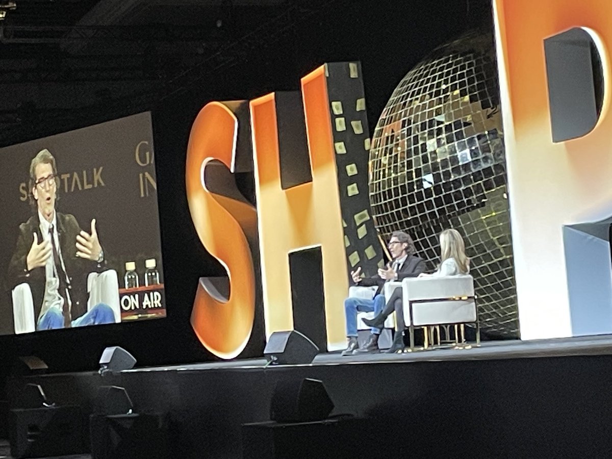 Love the ⁦<a href="/shoptalk/">Shoptalk</a>⁩ stage this year. Here is Gap Inc CEO Richard Dickson and ⁦<a href="/CourtReagan/">Courtney Reagan</a>⁩ $gap