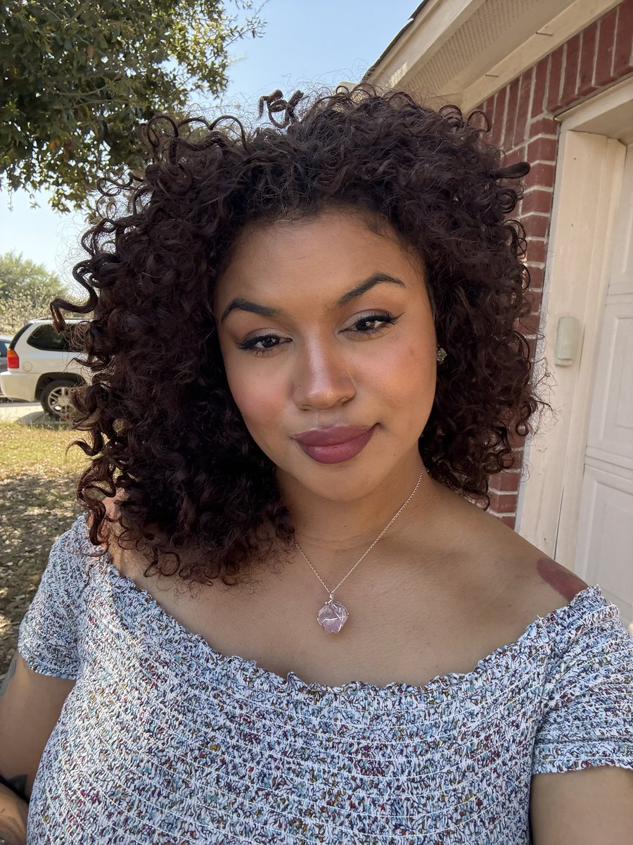 Curls in the face vs curls out of the face