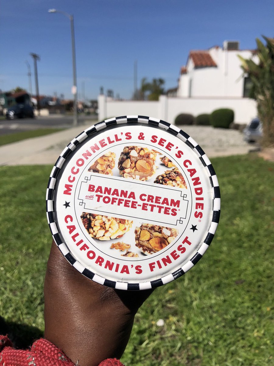 AlwaysEating__'s tweet image. So @mccsicecream and @seescandies are back up to re-release their four collaborative ice cream flavors!!
 
Last summer, this iconic limited-edition line proved to be McConnell’s most popular flavors to date, and now they’re back by popular demand!

#icecream #SummerVibes #iconic