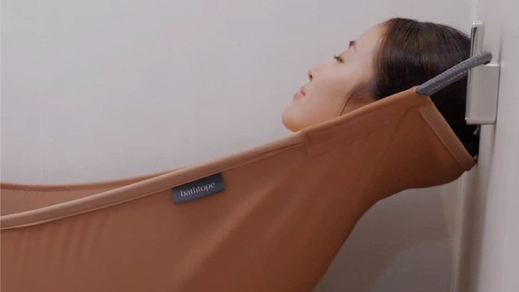 core77's tweet image. A Space-Saving…Bathtub? 🤔

Here's a fascinating--and market-specific--solution for dealing with #smallspaces. #Japanese #manufacturer Lixil makes this Bathtope, a #fabric #bathtub that can be tucked away when not needed.

Read the full story on Core77: l8r.it/aExp