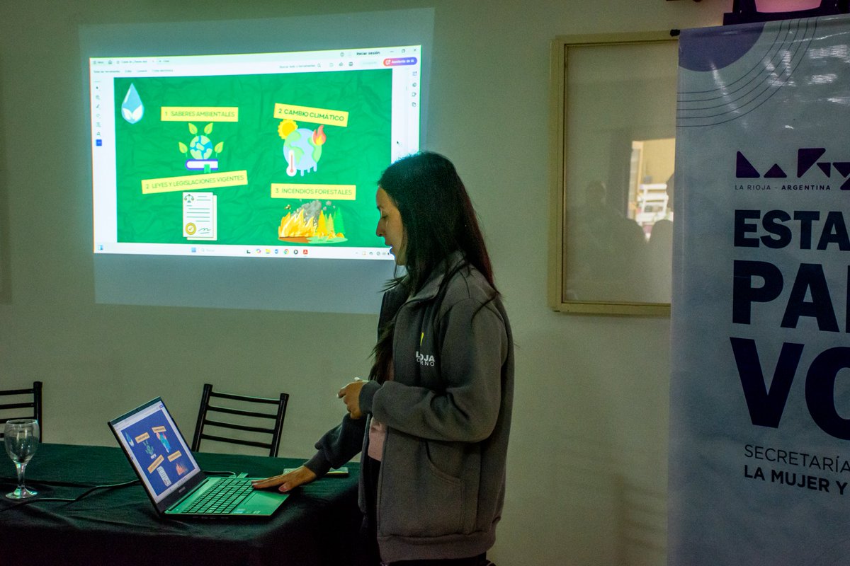 🌿 Iniciamos el ciclo de capacitaciones #LeyYolanda con la Secretaría de la Mujer. Hablamos sobre desarrollo sostenible, ODS y separación de residuos. Además, entregamos kits para oficinas y hogares de tránsito ♻️🌍 #Sostenibilidad