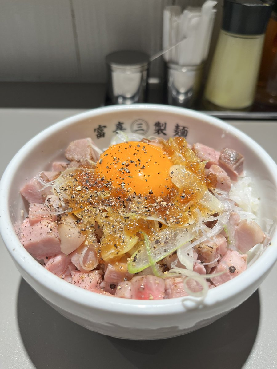 綺麗な麺でございました🍜
ご馳走様でした😌🎌
#佐竹オスス麺
#富喜製麺所