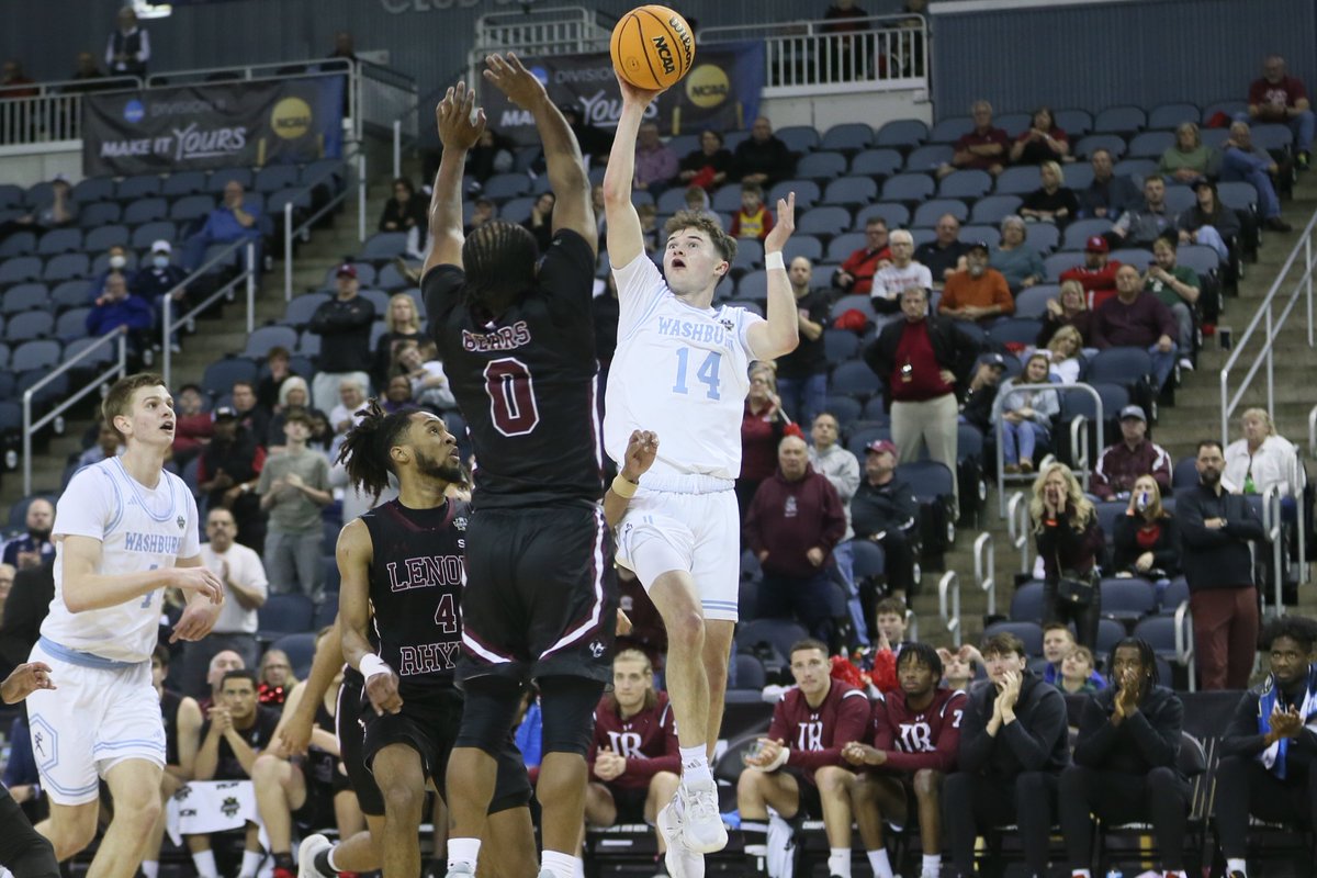 IchabodMBB's tweet photo. H2 | 15:49 | WU 60, LRU 44 

Bachelor with five points this half to build the Ichabod lead up to 16! #GoBods https://t.co/1dTkHdNN8q