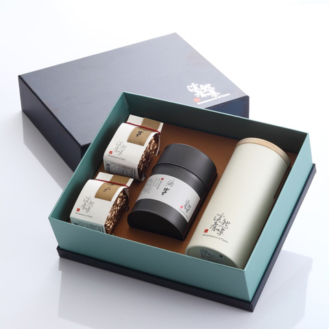crownwinpackage's tweet image. Stand out with custom gift boxes! Unique designs + premium craftsmanship elevate unboxing experiences, boost brand recall &amp;amp; cut shipping costs.
#custompackagingbox #packagingsolution #packagingdesign #giftboxfactory