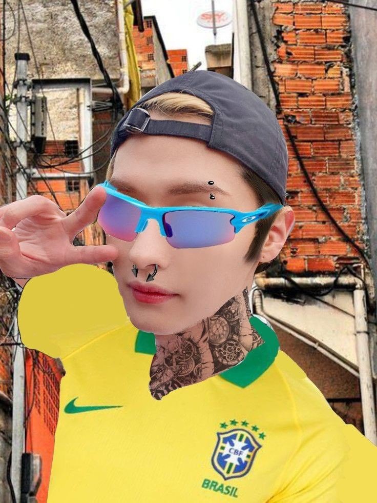 wlauradachae's tweet photo. icons e edits do stray kids com a camisa do brasil para vocês usarem !!

a thread — https://t.co/Ll1bHVJMRZ