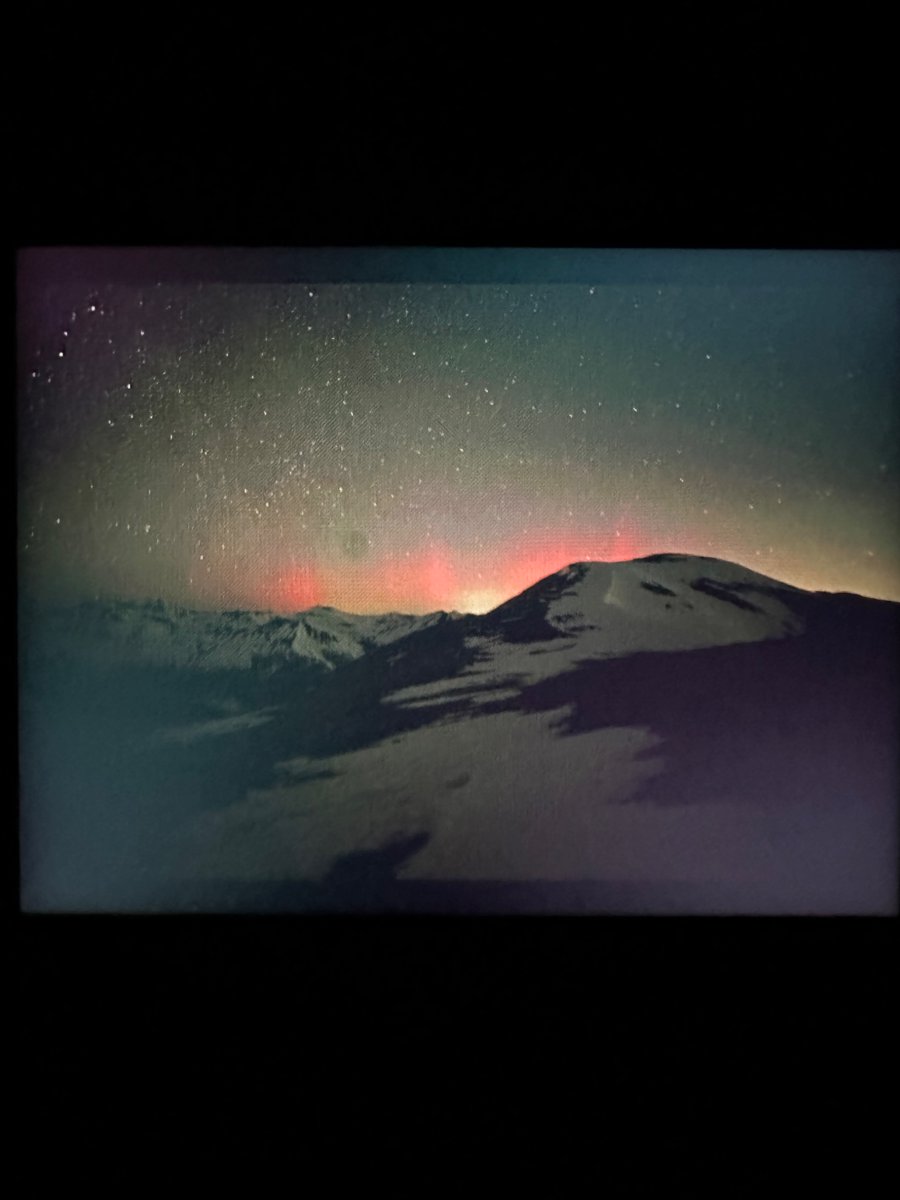 Connorjos's tweet photo. Aurora photographable from the top of Loveland pass in Colorado! #cowx https://t.co/hP15rvWW8j