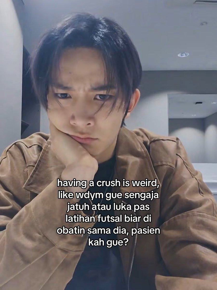 ziheesy's tweet photo. having a crush is so weird trend
a #ddeungromi few tweets au

—
ziheesy, 2025 https://t.co/CNU5dBt449