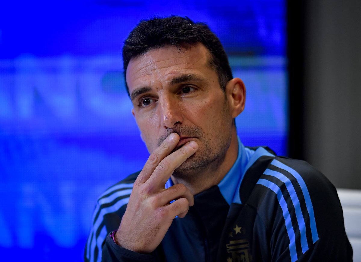 "Brasil va a ser Brasil siempre. Es un momento de dificultad y seguramente lo pasarán. Como Argentina, tiene historia. Tienen 5 Mundiales. Eso te dice todo. Hay que atravesar el momento. Tienen una cultura futbolística envidiable. Soy un fan del fútbol brasileño".

🗣️ Lionel