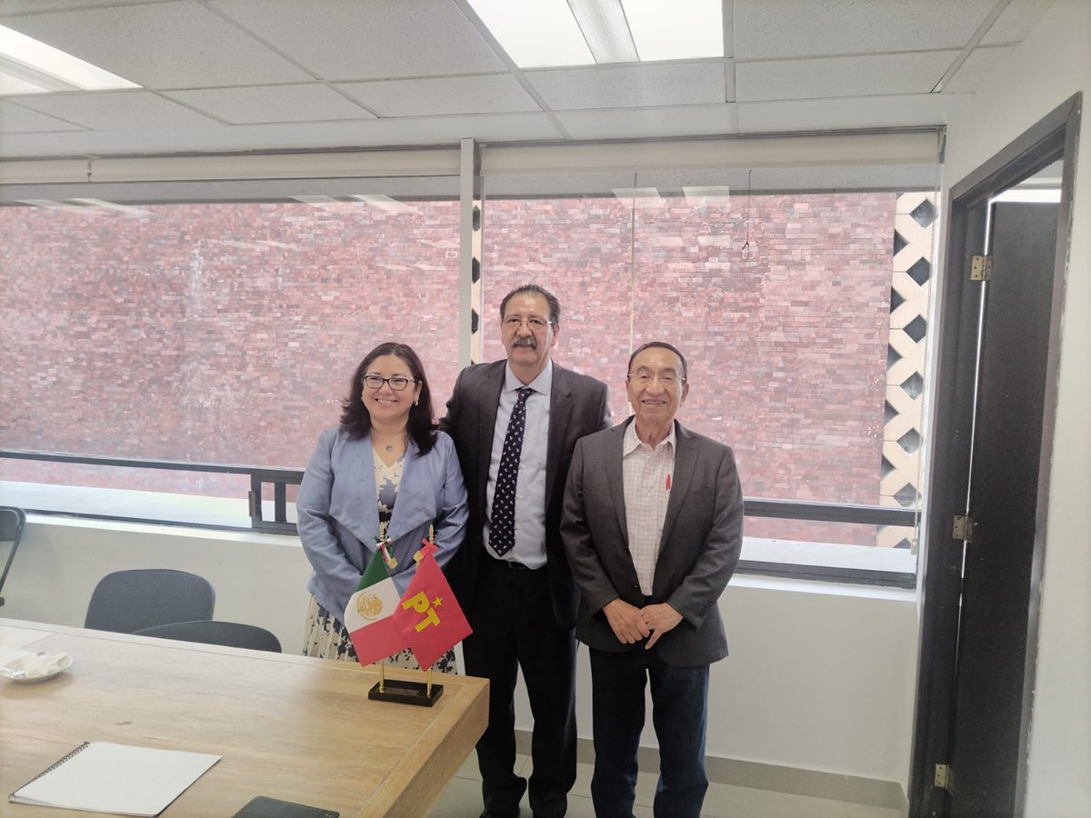 IsaiasGCroc's tweet photo. En la @Mx_Diputados  nos reunimos con el Dip. Fed. @ReginaldoSF_PT Coordinador del Grupo Parlamentario del PT, para tratar asuntos de la alianza entre Movimiento Laborista Nacional y el Partido del Trabajo. Acordamos impulsar la capacitación para las y los trabajadores. #PT #ML https://t.co/rak3GbMJ95