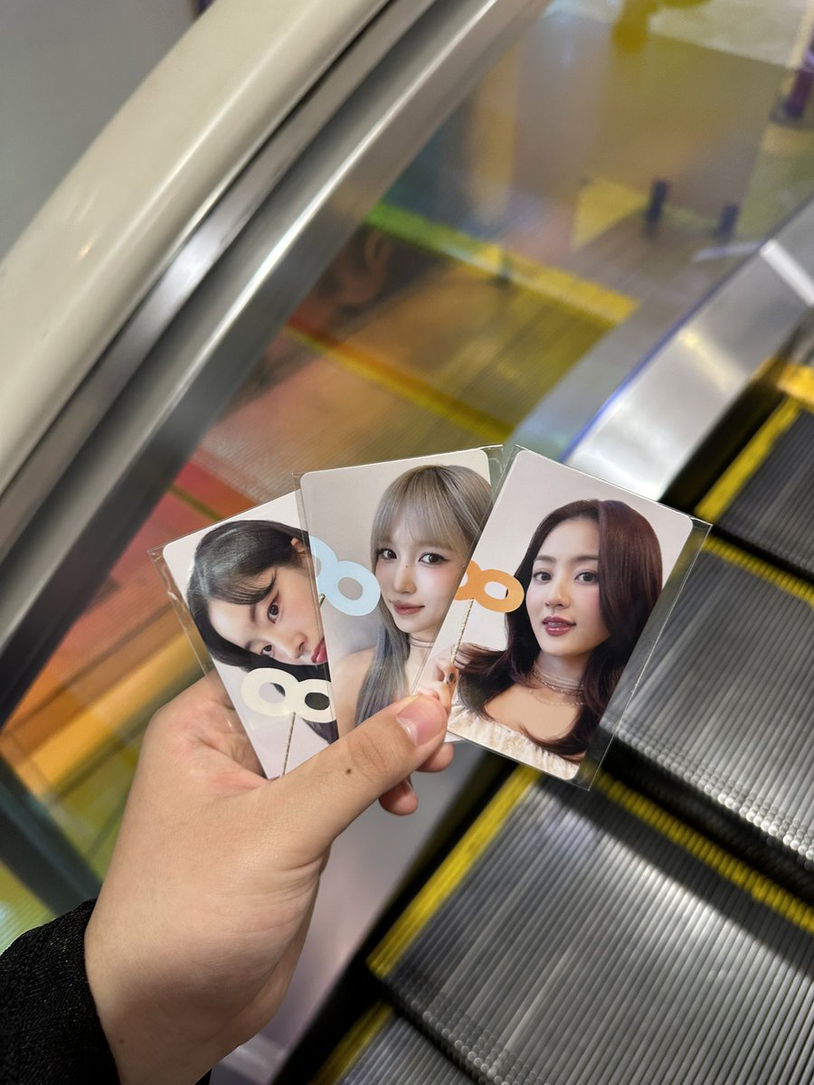 twice ONCE JAPAN 8周年POPUP
オフラインくじ交換
【譲】ジヒョ、ミナ、ダヒョン
【求】サナ
現在渋谷にいます。
お気軽にdm、リプしてください！