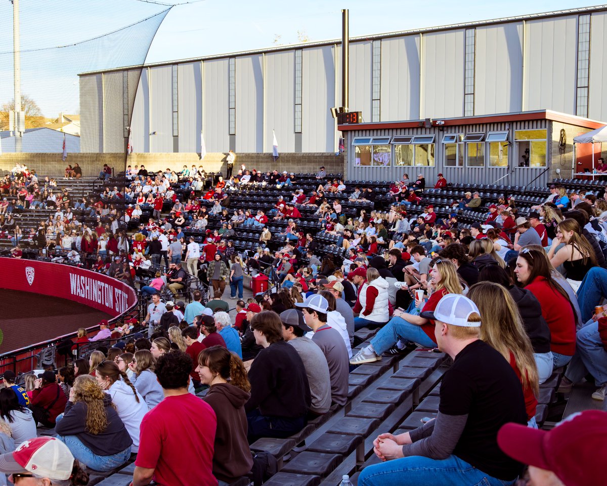 Amazing turnout tonight for <a href="/wsucougarbsb/">Washington State Baseball</a> tonight!

#GoCougs // #Respect