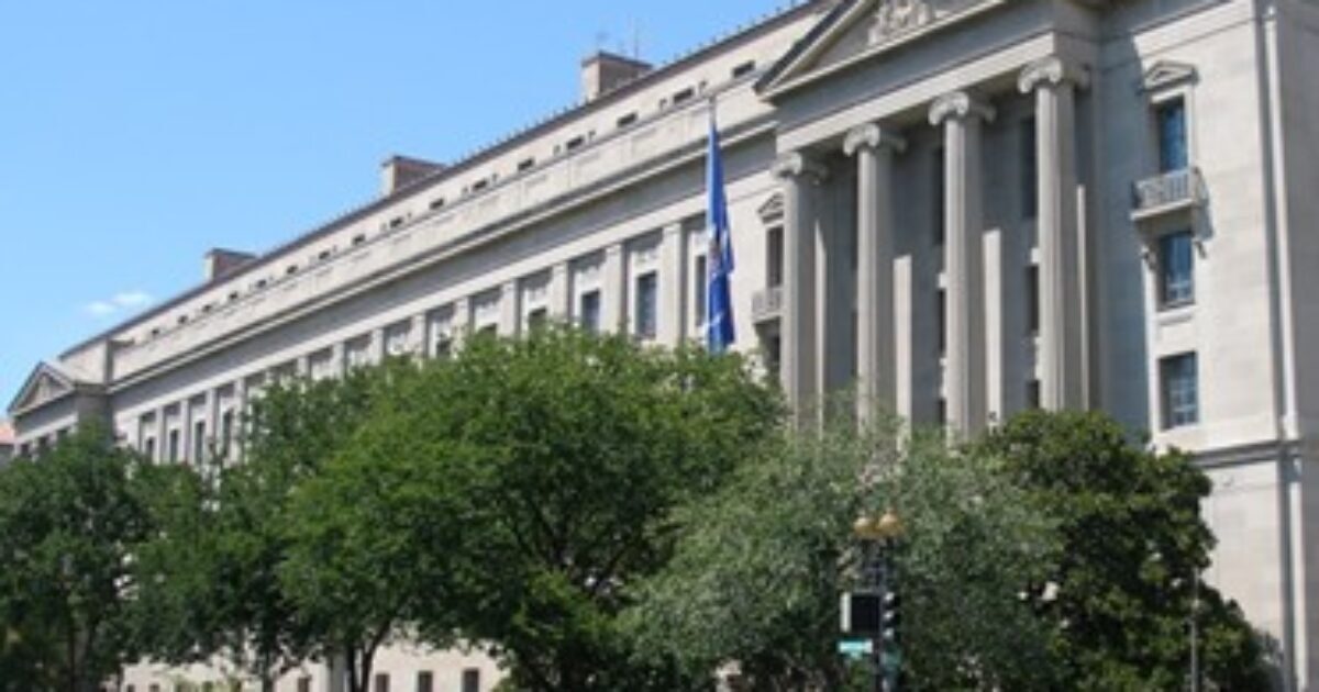 REPORT: One Third of DC District Judges Were Not Born In United States and Had No Experience as Judges When Appointed

READ: thegatewaypundit.com/2025/03/report…