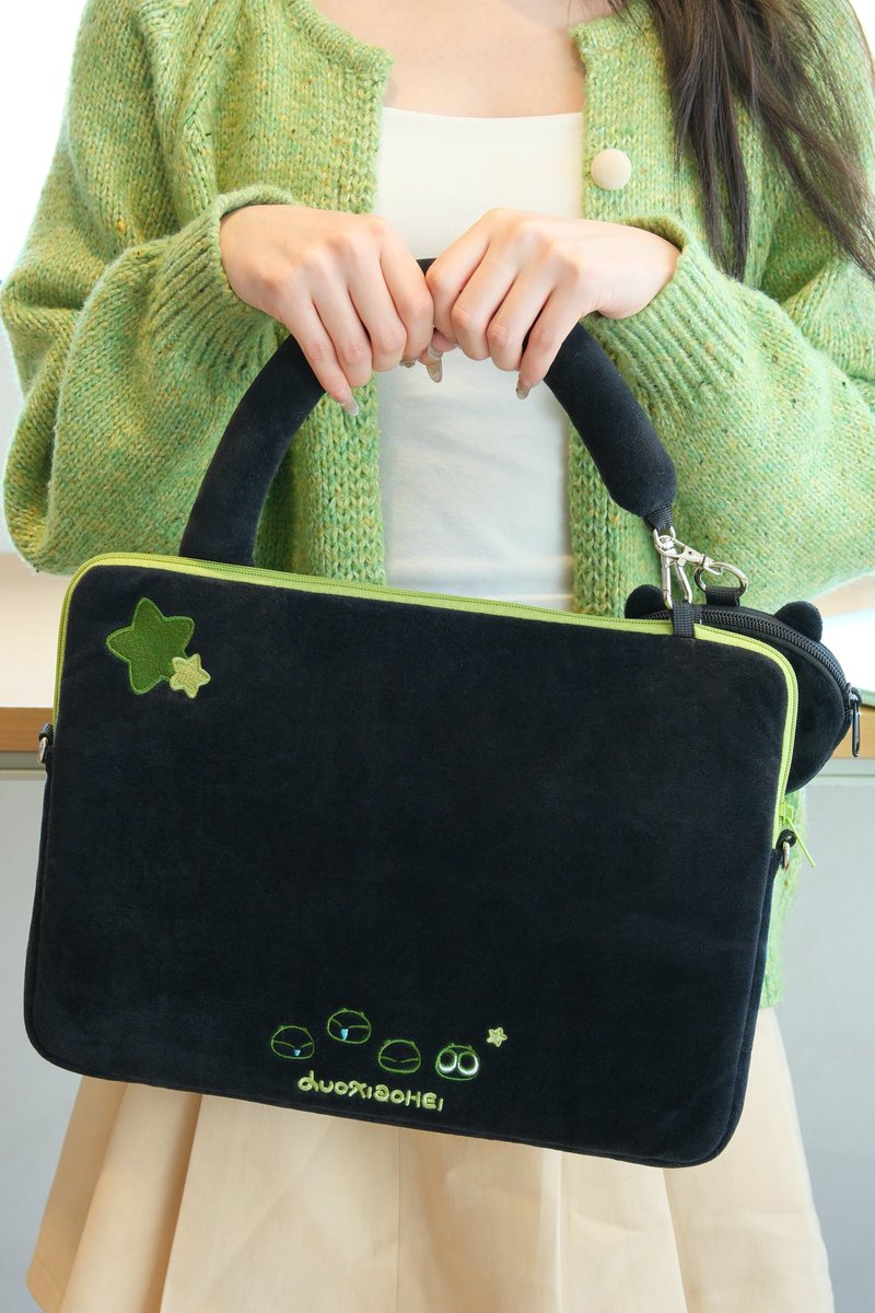 geekshareplus's tweet image. #NewDesign GeekShare x HEI Series ‌Laptop Bag!
❤Like and comment! Share your ideas with us – we'd love to hear them! ✨

#LuoXiaohei #LuoXiaoheiCollab #Laptop #Laptopbag #bag #Kawaii #KawaiiAesthetic  #GeekShare #GeekShareCase #GeekSharePlus #GeekShareOfficial