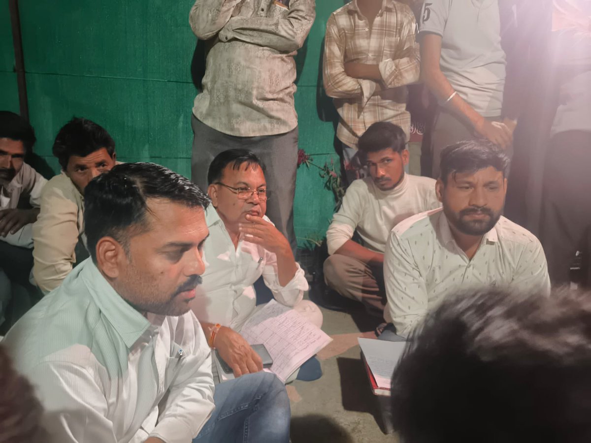 Chandani_Naik_'s tweet image. धार बदनावर नागदा में स्वास्थ्य विभाग की लापरवाही से आदिवासी महिला व प्रसव पुर्व बच्चे की मृत्य,मां व बच्चे की मृत्यु कैसे हुईं,जिला प्रशासन गंभीरता से लेते हुए शीघ्र कारवाई करें..!!
#जयस 
#CMMohanYadav 
#jitupatwari 
#umangsinghar 
#hiralal_alawa 
#collectoroffice_dhar 
#sp_dhar