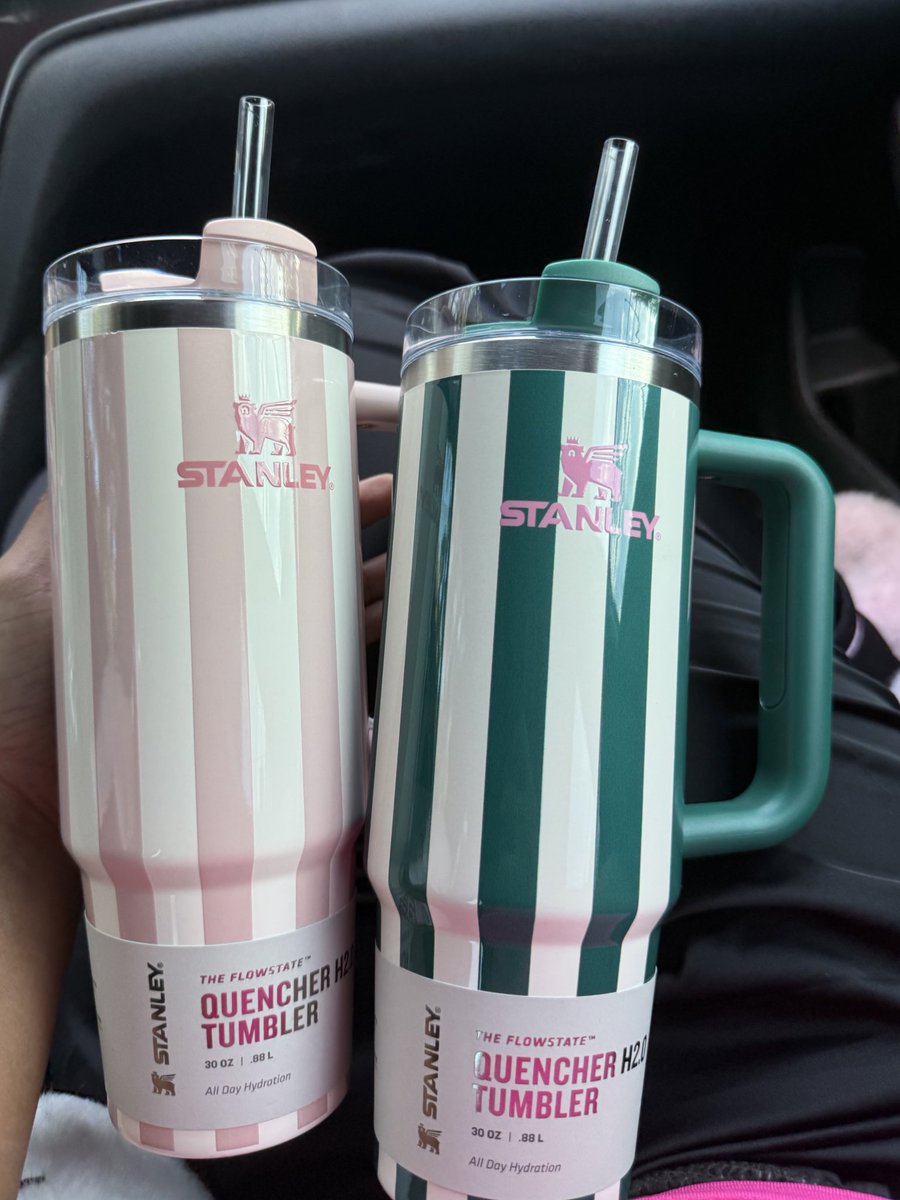 jadealeciaaa's tweet image. Sooo cute😻