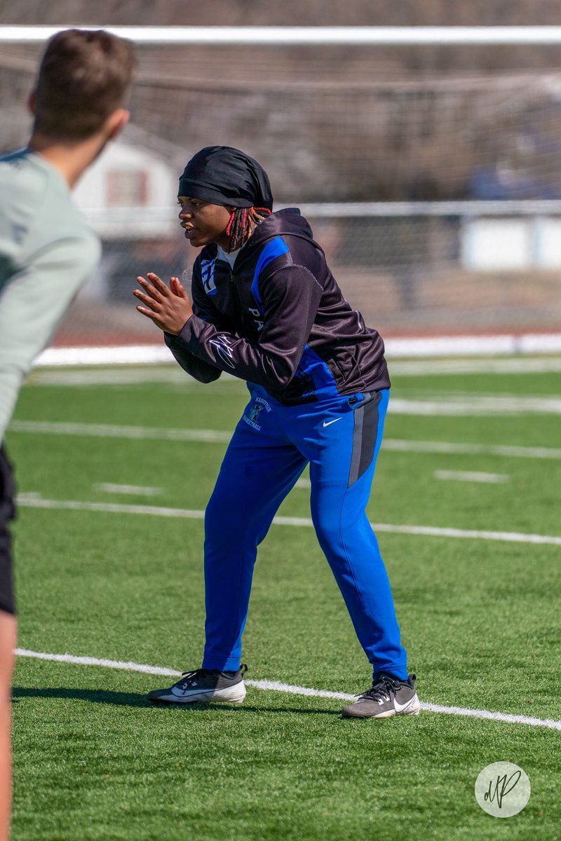 TaylonTouchdown's tweet photo. It’s just football , gotta live it❤️#highschoolfootball #football #Training #footballlove #fyp #fypシ https://t.co/57FU6skFkj