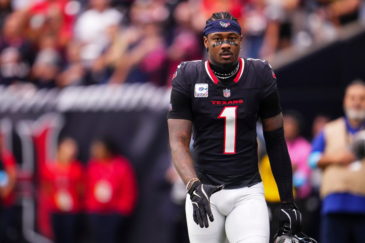 brgridiron's tweet photo. BREAKING: Stefon Diggs has signed with the Patriots, per @AdamSchefter 

The 4x Pro Bowler is getting 3-years, $69M dollars https://t.co/pVQsXFm0of