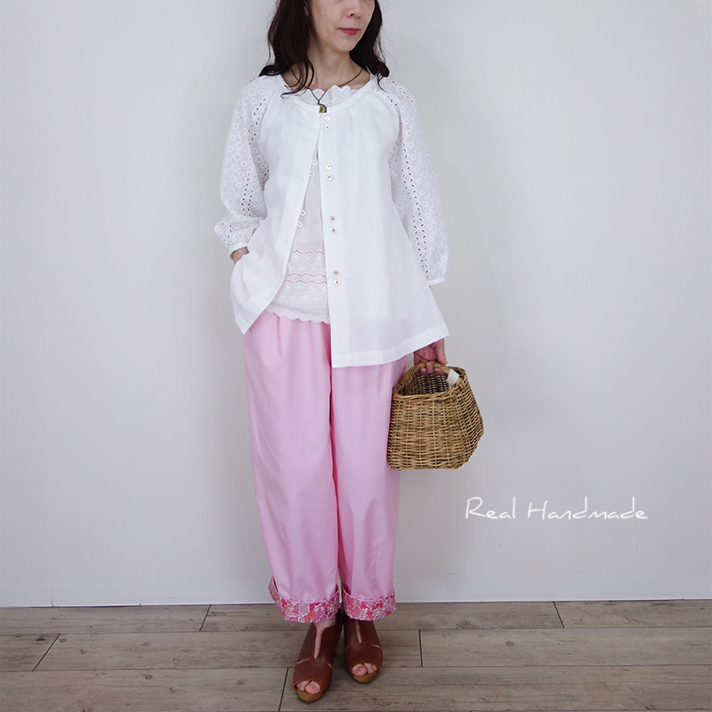 REALHANDMADE's tweet photo. ✨ 新作アップのお知らせ ✨
春を楽しむ新作が 月曜日に登場! 🌸
軽やかで心ときめくハンドメイドの一着をお届けします💛
詳細は近日公開、お楽しみに!🎶
🛍 https://t.co/4B4A9i910o
#新作 #ハンドメイド #春コーデ #ナチュラルファッション #REALHANDMADE https://t.co/7ACwxAxp6R