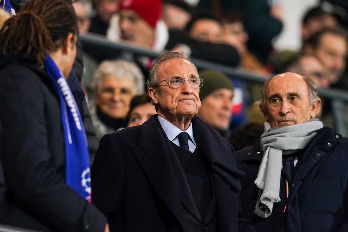 ActuFoot_'s tweet photo. 🚨 Florentino Pérez a accordé 𝗨𝗡𝗘 𝗣𝗥𝗜𝗠𝗘 𝗗𝗘 𝟮𝟱𝟬.𝟬𝟬𝟬€ à chaque joueur du Real Madrid pour avoir éliminé l’Atletico Madrid et s’être qualifié en quart de finale de Ligue des Champions. 💰🤍

🗞️ @miguelitocope https://t.co/PwSyuHvJ1v