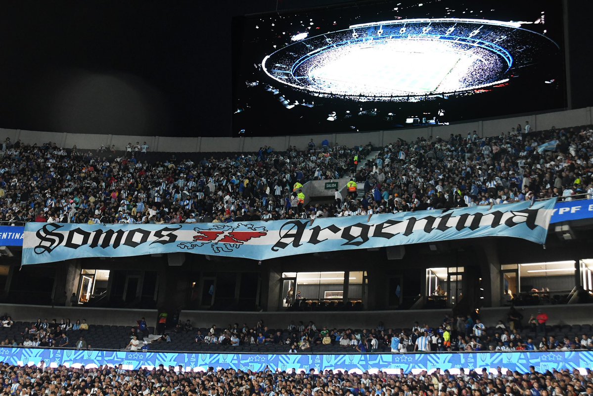 SOMOS ARGENTINA
RIVER ES ARGENTINA 🇦🇷🐔✅️