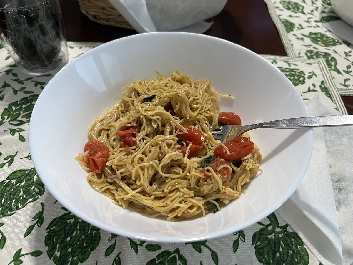 I made my own version of #onepotpasta inspired by #WithLoveMeghanNetflix #MeghanMarkle using my #greenpan cookware. #delicious