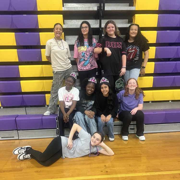 The girls PE classes did their racquet sports unit and had the opportunity to play "Queen of the Court".  Each of these teams won their 'championship' match on the queen court and had the privilege of wearing their crowns while playing. #StallionsRise