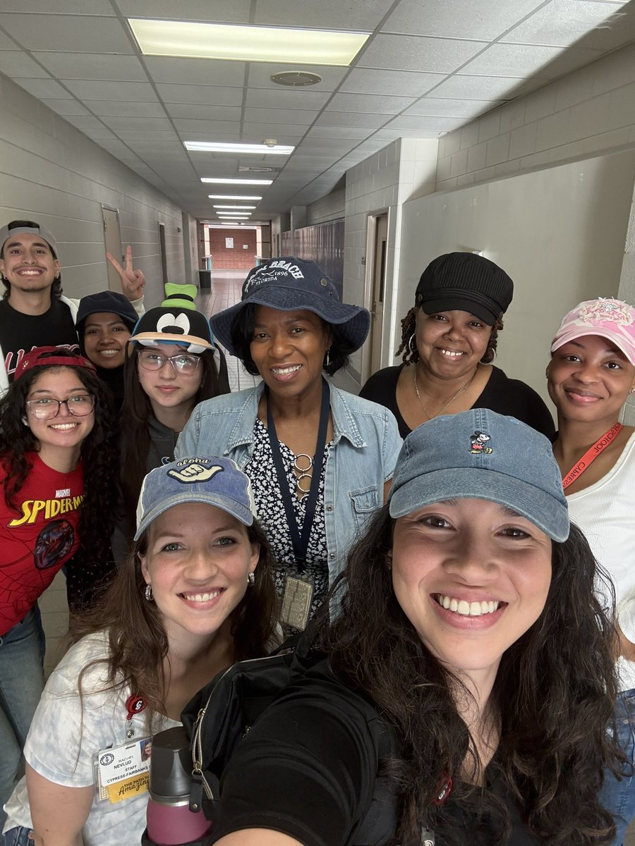 I love coming back from maternity leave to a spirit week! Hats off to our Panther scholars and alumni! #studentempowermentweek