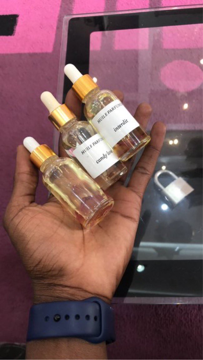 tadilovee's tweet image. 🚨JEUX CONCOURS 🚨
Tentez de gagner 2 totes bag personnalisés 
 chez @Bsavared Et 2huiles parfumées   chez @_Elegance_P 
CONDITIONS 
Abonnez vous à @Bsavared &amp;amp; @_Elegance_P 
Fav +Rt ce post &amp;amp; tagger 2 amis 
Les 4 quotes avec les plus de rt gagnent 
TAS jeudi 20h 
GOOD LUCK