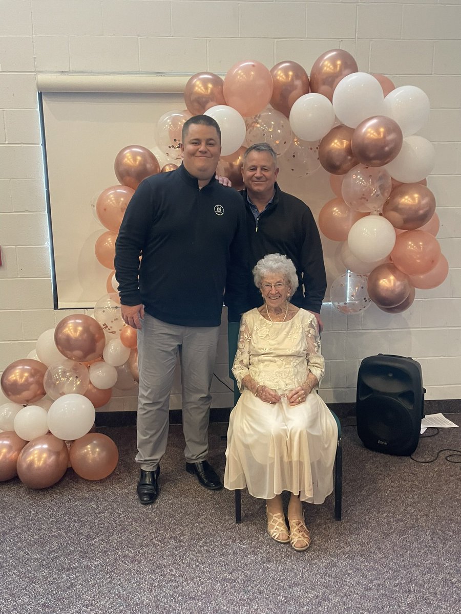 Shoutout to my grandma Edith who turned 101 years old today!! Not a sweeter and more genuine lady out there. Beyond blessed to have her as my grandma! Here’s to 101 more years!